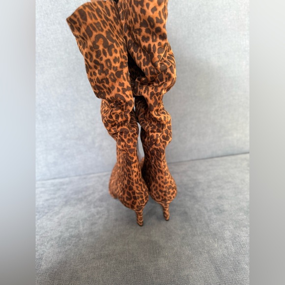 Time and Tru Women’s Faux Suede Cheetah Print Slouch Kitten Heeled Boots SZ 7.5 - Picture 5 of 8